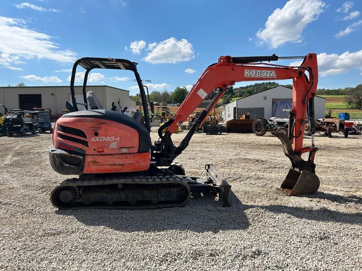 2018-kubota-kx040-4-image-5
