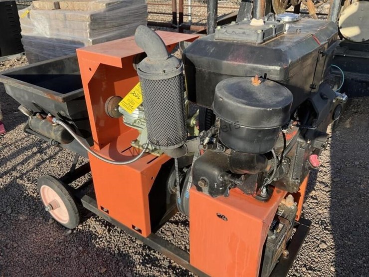 diesel-powered-concrete-pump-image-8
