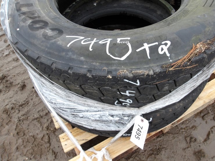 #7495-•-(2)-275/80r22.5-semi-tires-image-2