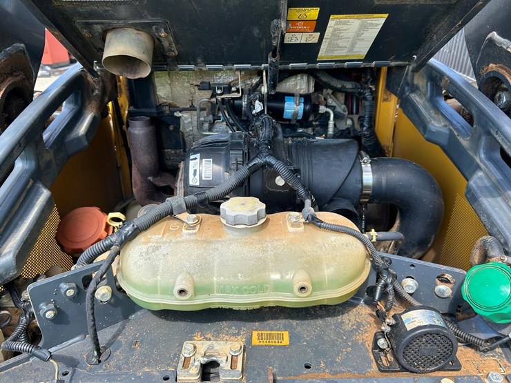 2019-deere-325g-image-15