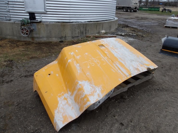 #7833-•-bus-hood-&-23-dodge-truck-bumper-image-3