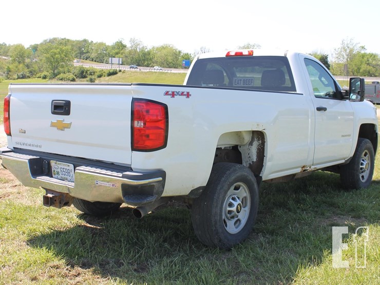 2015-chevrolet-silverado-2500-image-5