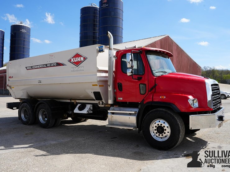 2023-freightliner-114sd-image-3