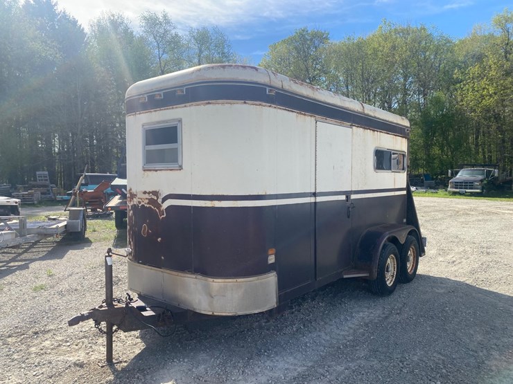 #368-•-1983-turnbow-2-horse-bumper-pull-trailer-(has-wi-title)-(helenville,-wi)-image-1