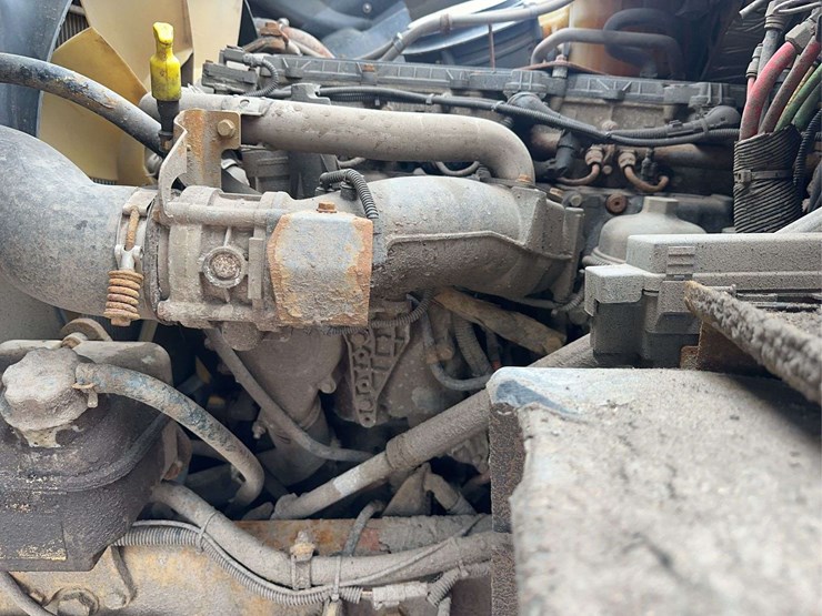 2015-freightliner-114sd-image-16
