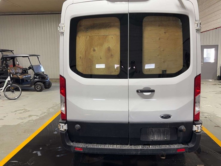2019-ford-transit-image-26