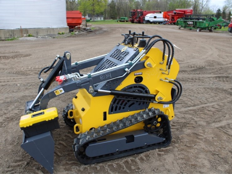 #8034-•-mini-skid-steer-loader-image-1