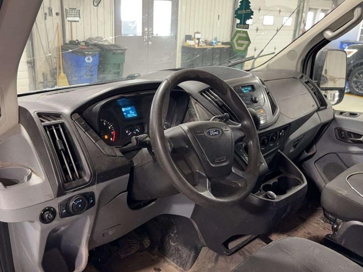 2019-ford-transit-image-11