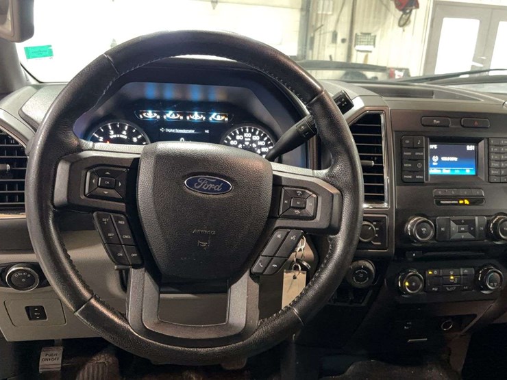 2016-ford-f150-xlt-image-17