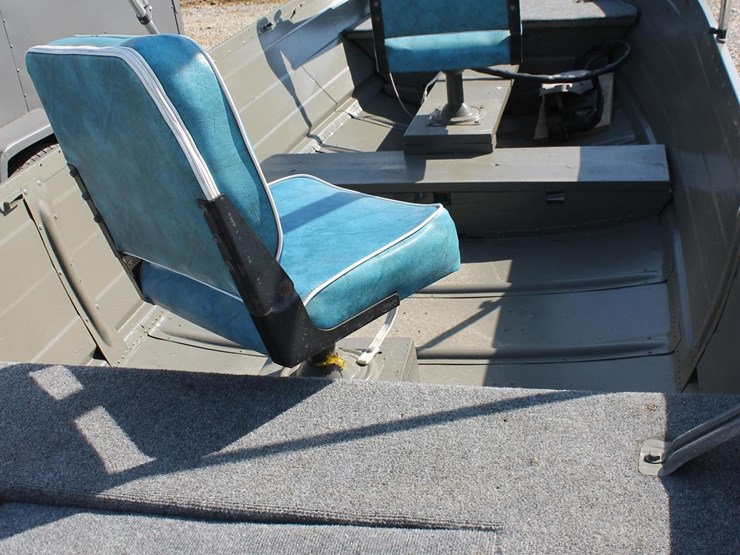 15'-fishing-boat-image-9
