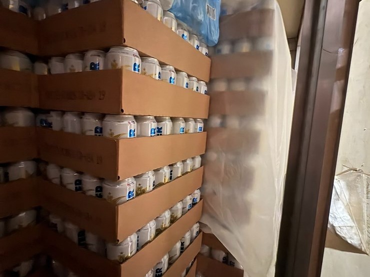 #42073-•-lot-of-mre-meals-&-water-image-9