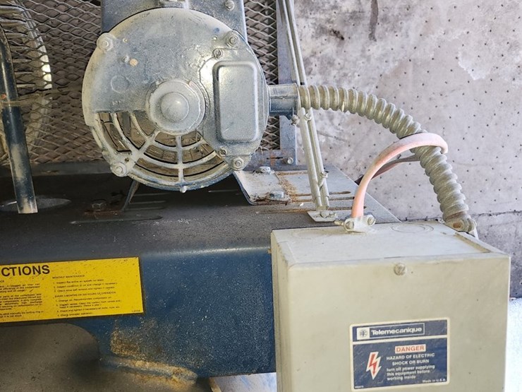 #4002-•-upright-air-compressor-(mauston,-wi)-image-4