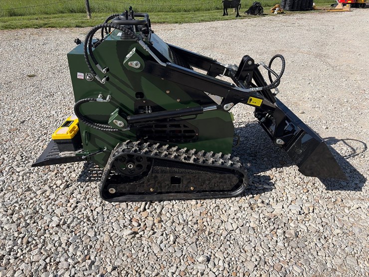 #201-•-unused-2026-zjg-zj-380-mini-skid-steer-loader-image-1