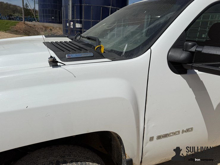 2008-chevrolet-silverado-3500-image-11