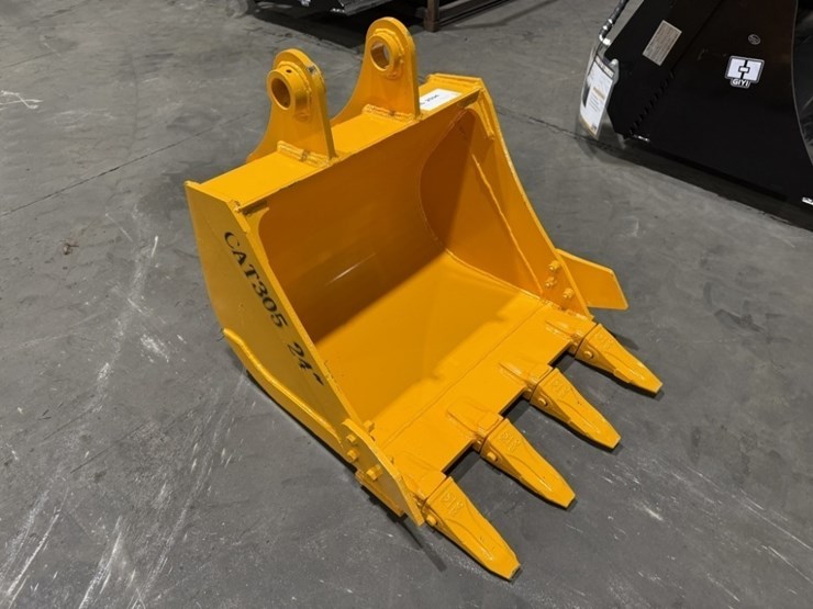 2026-caterpillar-305-image-2