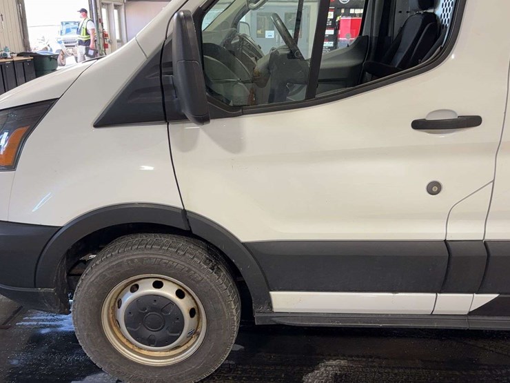 2019-ford-transit-image-23
