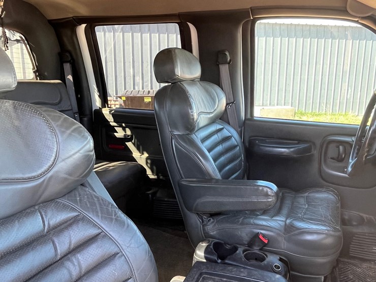 gmc-4500-truck-image-15