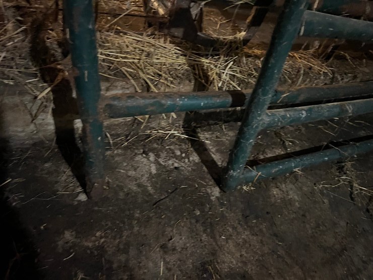 #9605-•-(2)-gates-image-2