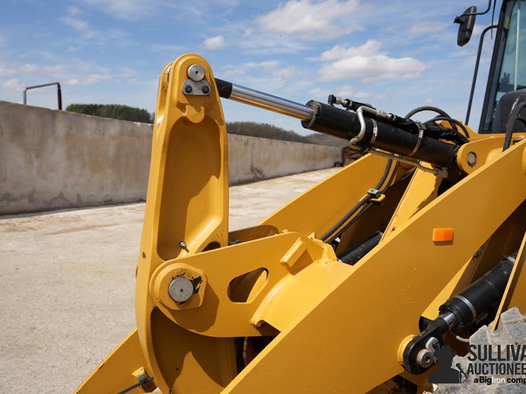 2022-caterpillar-914-image-13