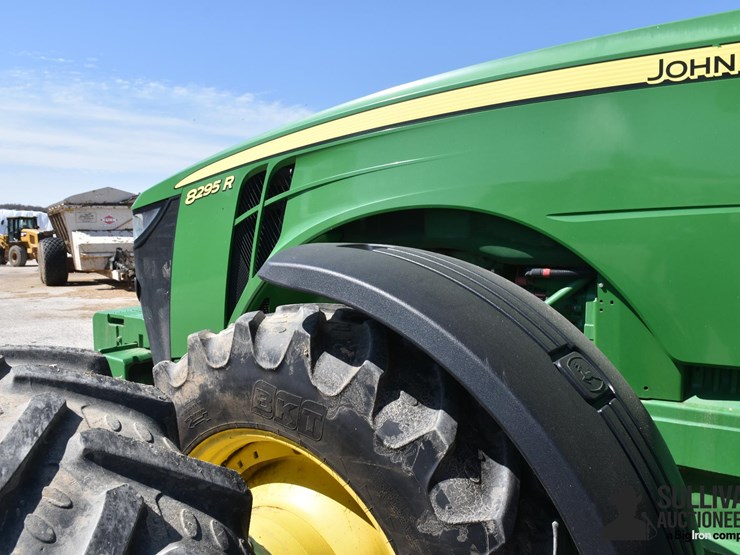 2018-john-deere-8295r-image-16