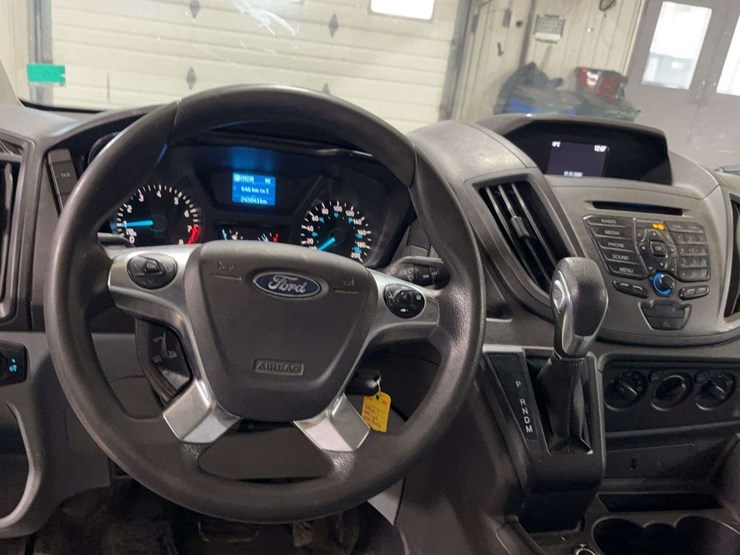 2019-ford-transit-image-14