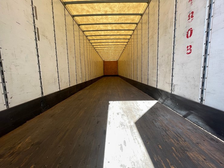 #304-•-2015-stoughton-semi-trailer-(has-wi-title)-(denmark,-wi)-image-15