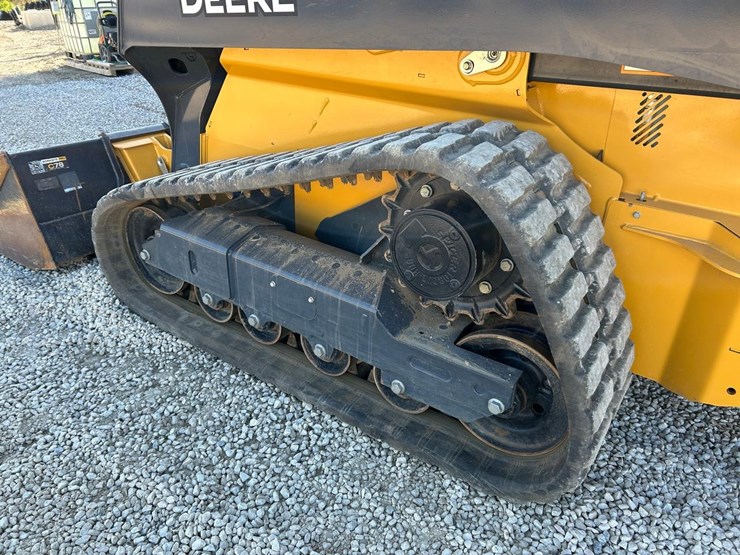 2025-deere-325g-image-17