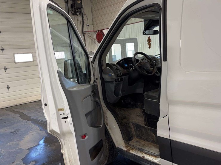 2019-ford-transit-image-10