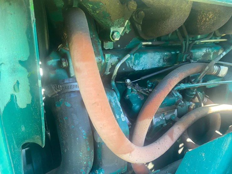 john-deere-2040-image-13