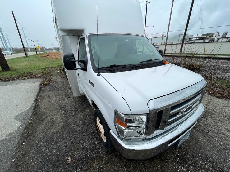 2016-ford-e450-image-10