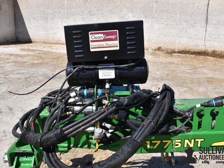 2014-john-deere-1775nt-image-15