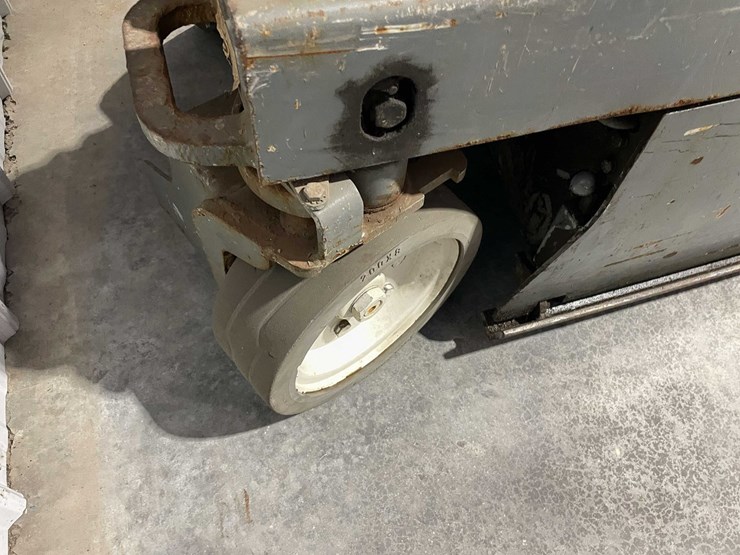 #412-•-skyjack-scissors-lift-(kewaskum,-wi)-image-12