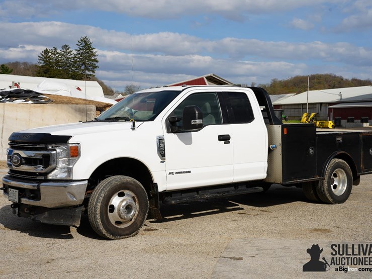 2021-ford-f350-xlt-image-1