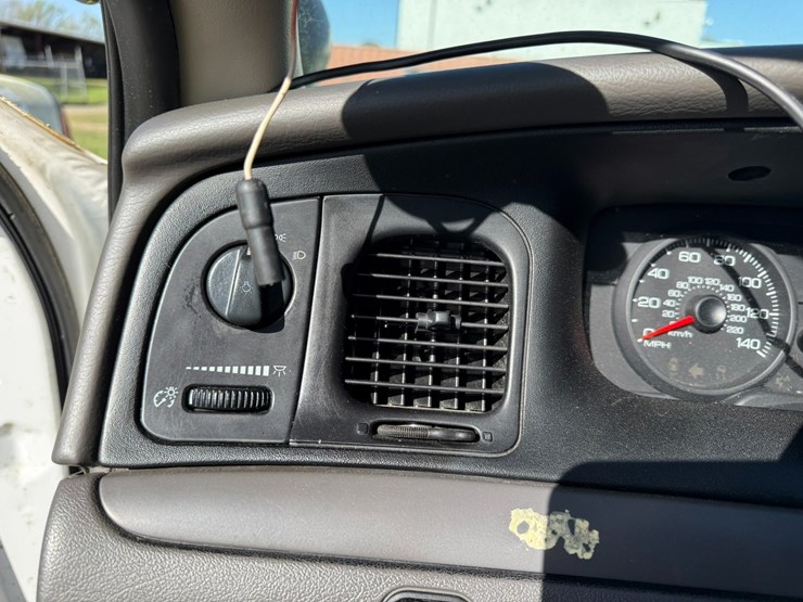#42085-•-2010-ford-crown-victoria-sedan-vin:-2fabp7bv6ax138575-image-42