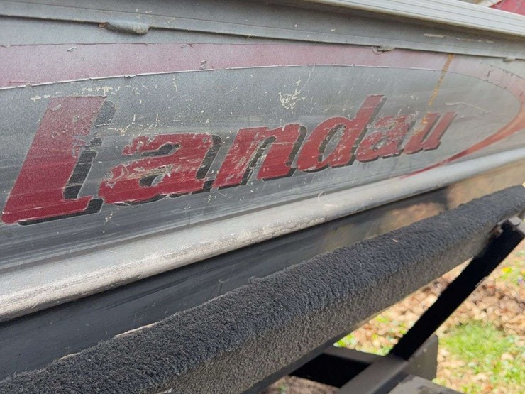 landau-pro18-hin-lb091471b898-with-bear-trailer-vin-41ybb2014w1003263-image-14