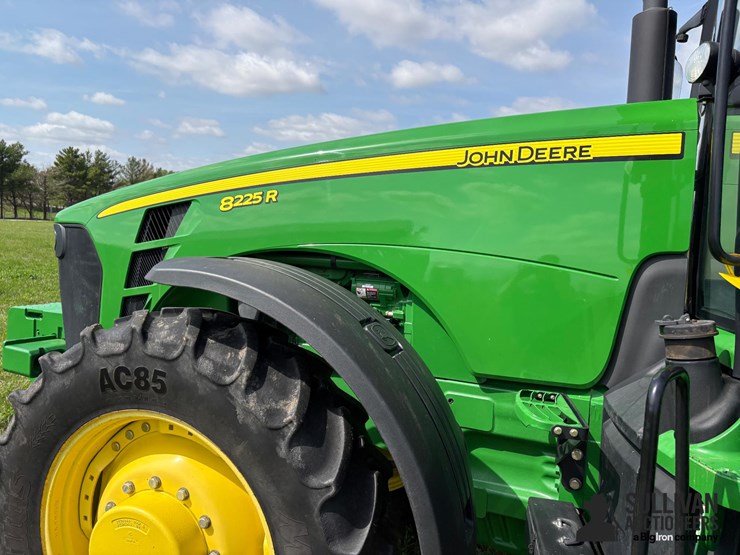2010-john-deere-8225r-image-16