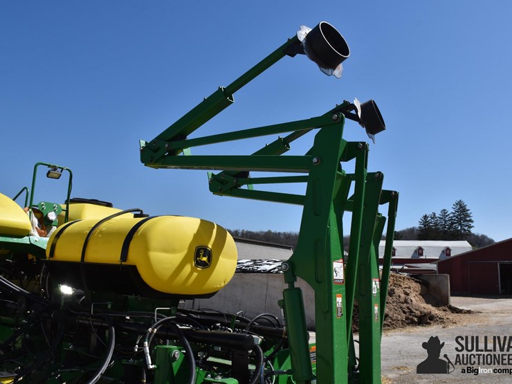2014-john-deere-1775nt-image-17
