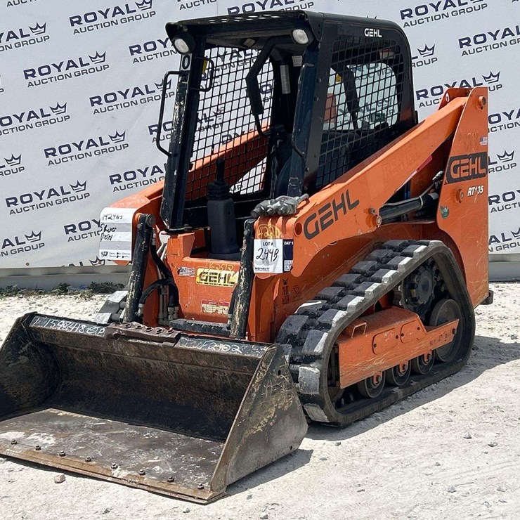 2022 GEHL RT135