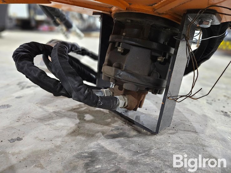 2025-massey-ferguson-730-image-17