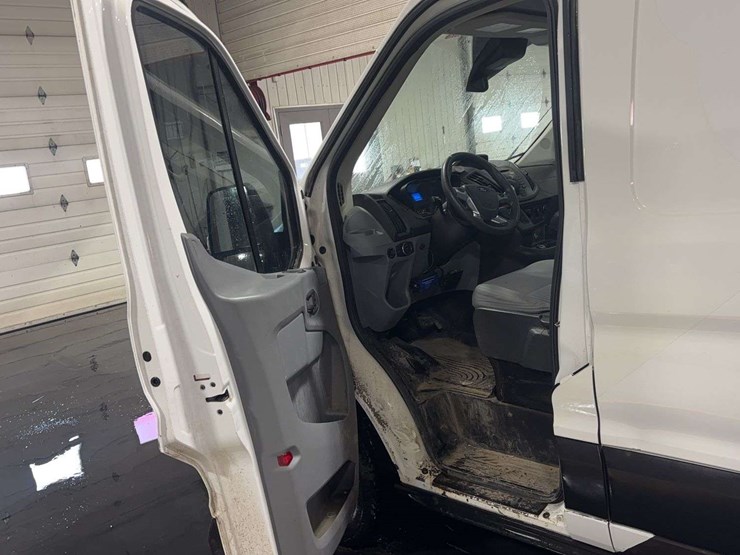 2019-ford-transit-image-10
