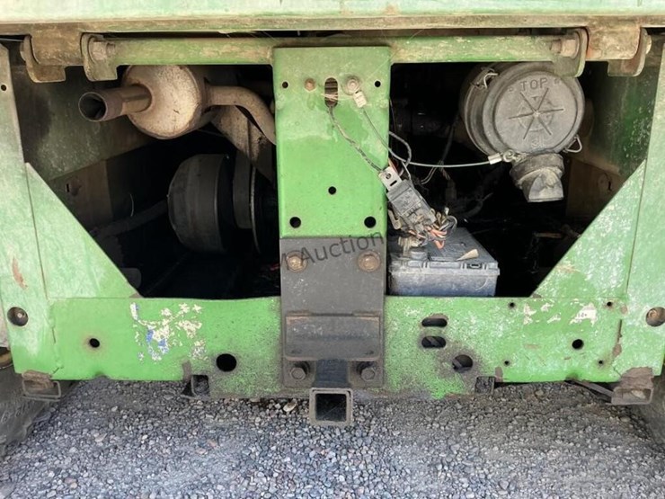 john-deere-gator-image-10