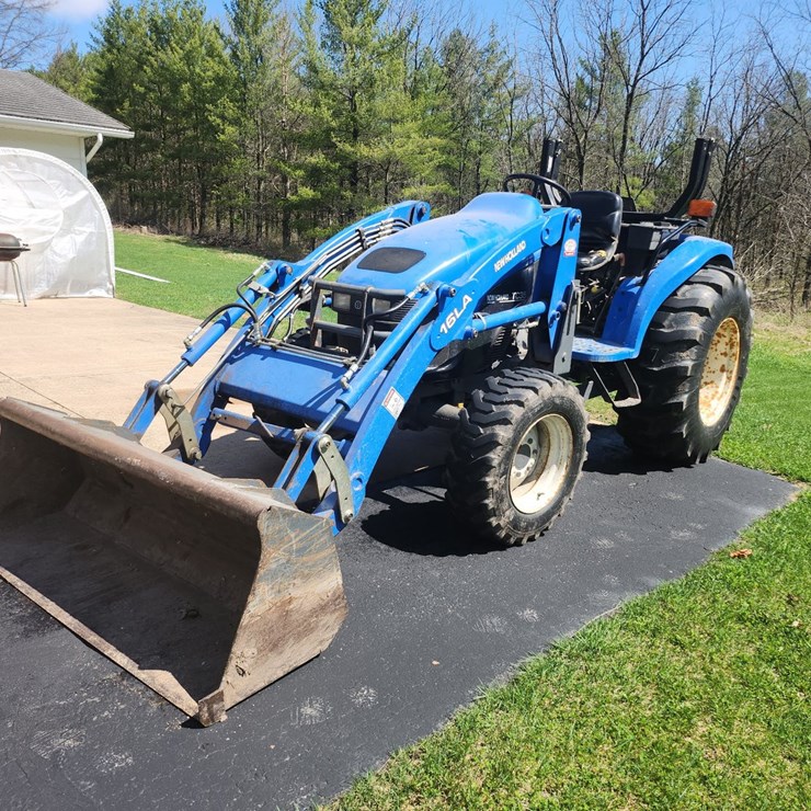 NEW HOLLAND 35