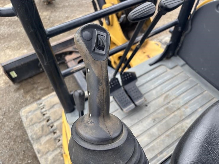 2015-caterpillar-305e2-cr-image-31