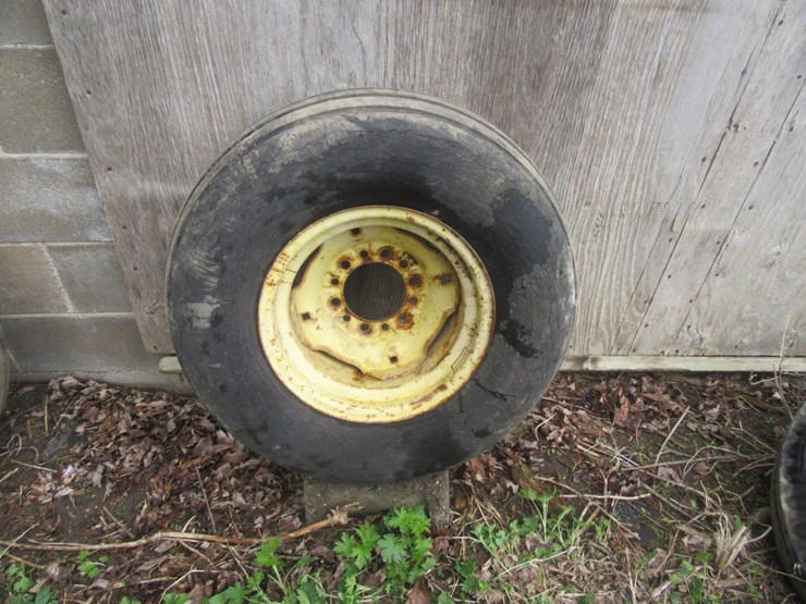 #9589-•-11l14-tire-and-rim-image-1