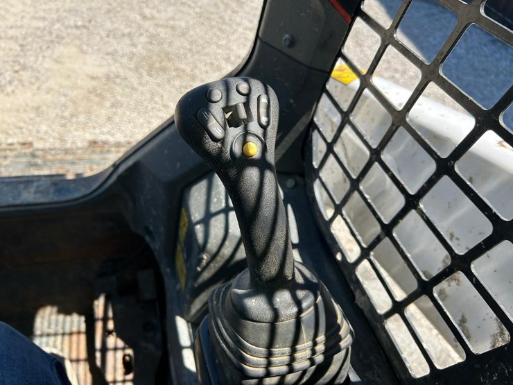 2021-bobcat-t66-image-21