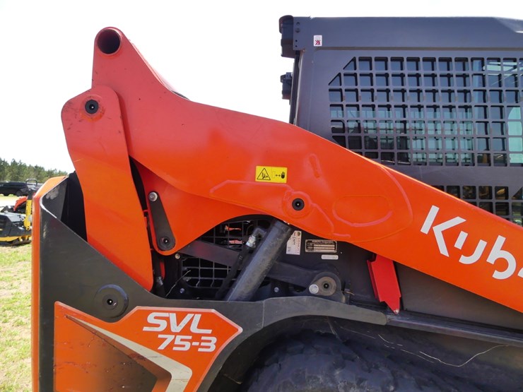 2025-kubota-svl75-3-image-7