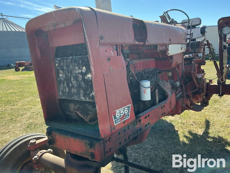 1972-farmall-656-2wd-tractor-image-9
