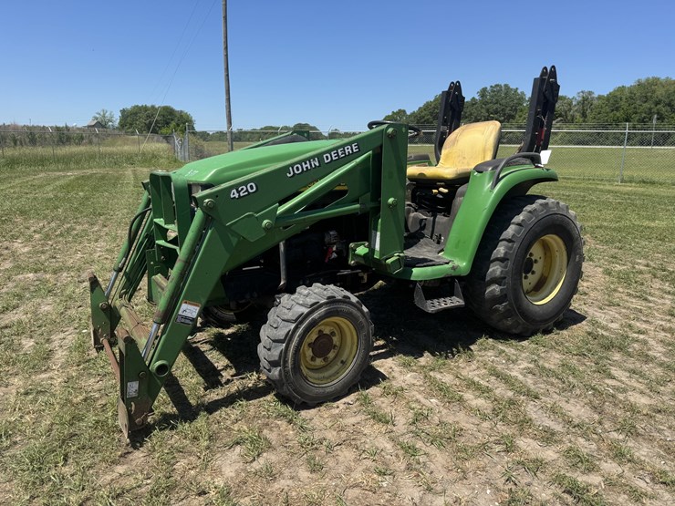 john-deere-4210-image-1