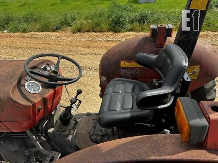 massey-ferguson-240-image-7