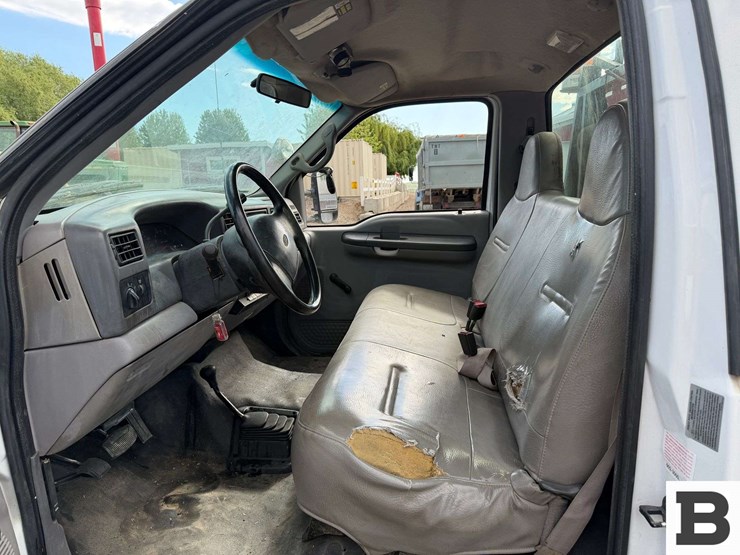 1999-ford-f550-image-28